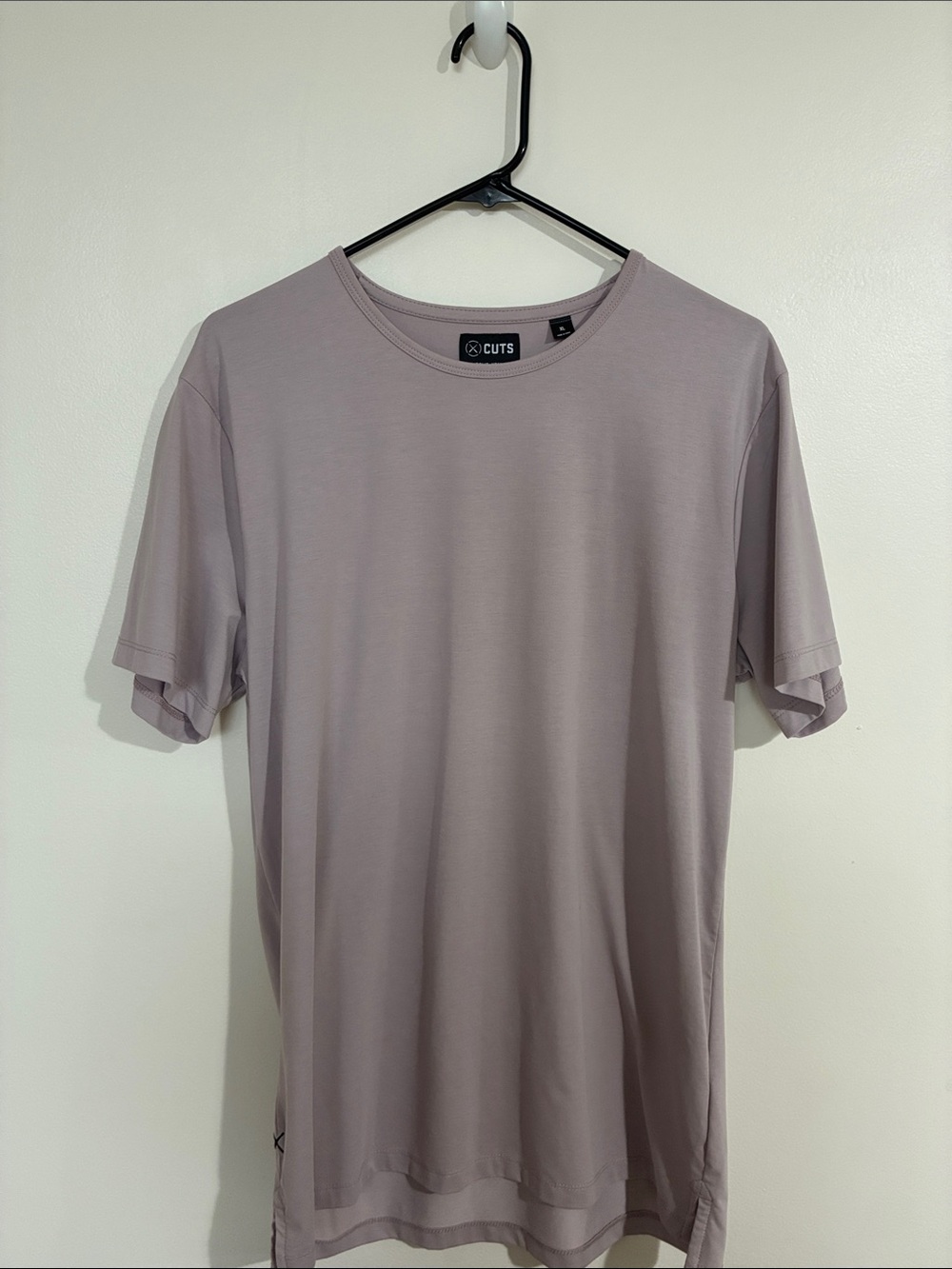 Cuts Clothing Short-Sleeve Crewneck Tee in Dusty Mauve